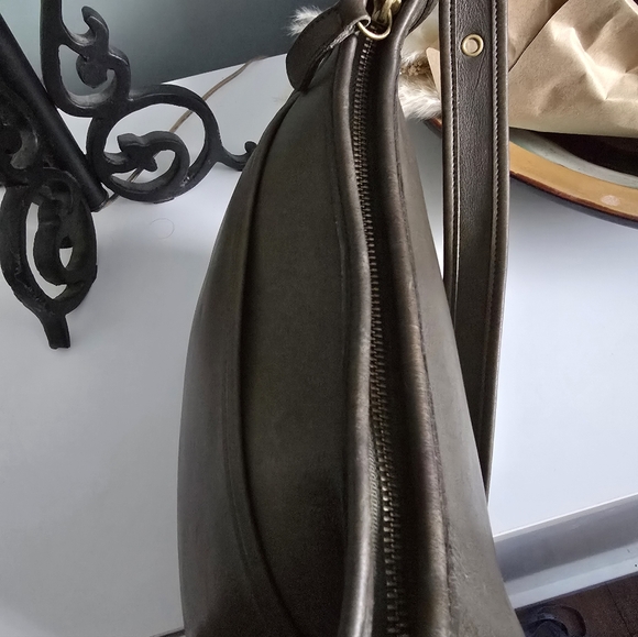 Vintage Coach Legacy Zip Shoulder Bag - Picture 8 of 9